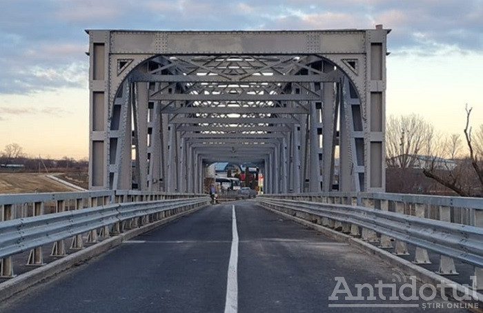 Un oficial rus a amenințat cu bombardarea podului de la Giurgiulești