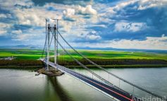 VIDEO Prima minune a lumii de la Dunărea de Jos: fluviul poate fi traversat pe pod