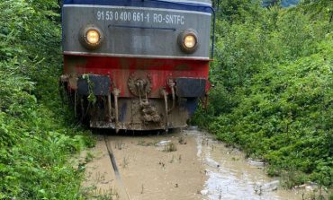 CFR off-road: trenurile Galați-Cluj-Napoca și retur, blocate pe coclauri