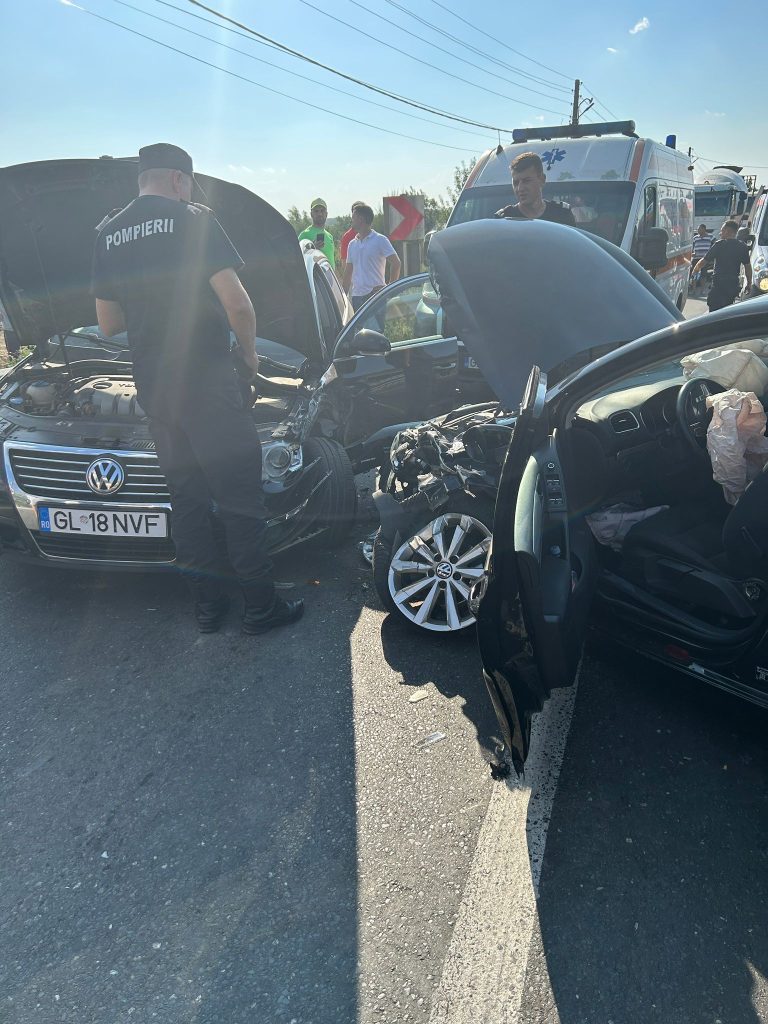 Accident grav la Cuza Vodă. O șoferiță din Focșani a băgat opt oameni în spital, inclusiv patru copii