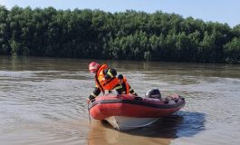 O femeie drogată care conducea o barcă pe Dunăre a răsturnat ambarcațiunea. În barcă se aflau și doi copii