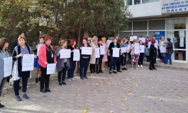 Protest spontan la Casa de Pensii din Galați: angajații vor salarii ca la București
