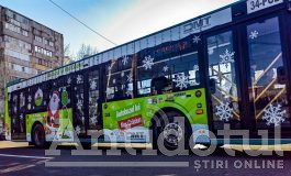 Moș Crăciun vine și în acest an cu autobuzul!