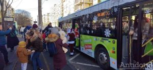 Autobuzul lui Moș Crăciun a ajuns în Galați