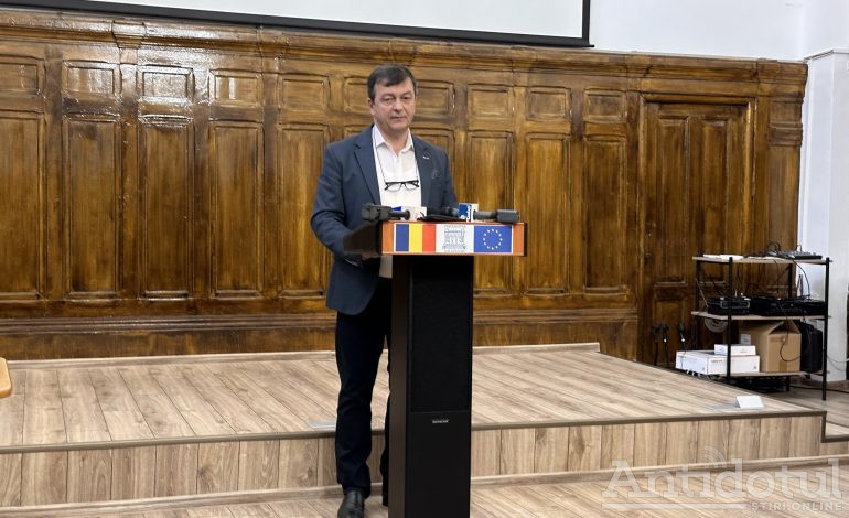 Rectorul Georgescu: ”Mi se pare normal să solicit demisia doamnei ministru în cel mai scurt timp”