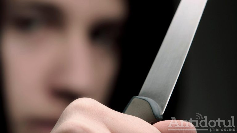Un adolescent din orașul Galați a venit la școală cu un cuțit ca să-și agreseze colegii