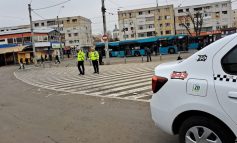 La Piața, ca-n Parlament: un cetățean revoltat a lovit intenționat cu mașina un polițist local