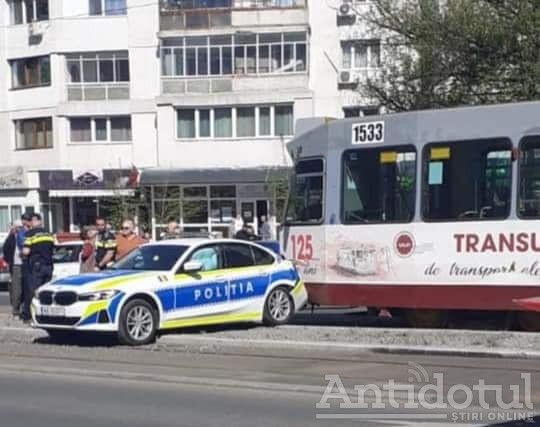 Ghinion-noul BMW al Poliției Galați a fost lovit de un tramvai