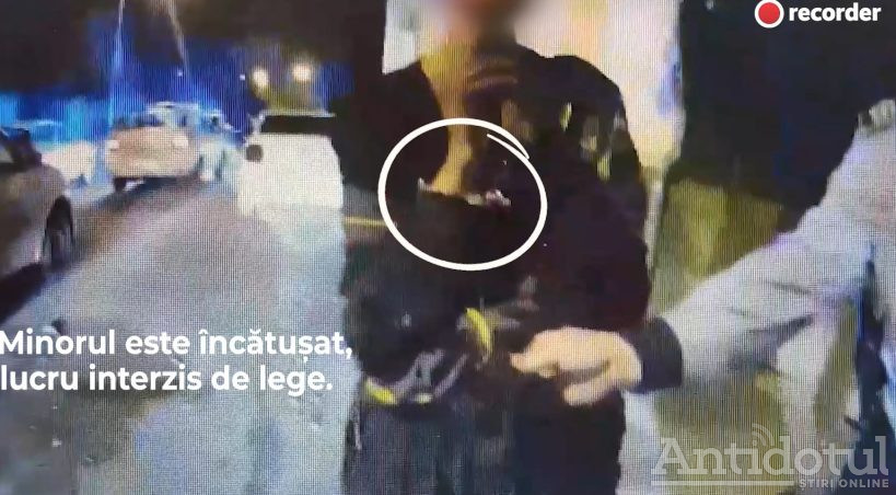 VIDEO: Copil de 14 ani bătut și pus în cătușe de Poliție