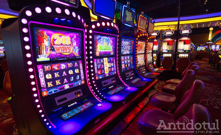 Legea păcănelelor a trecut. Jocurile de noroc se mută cu cățel și păcănel în online