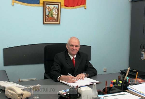 Primarul Nicolae se gudură pe lîngă cel care a vrut să-l dea afară din PSD