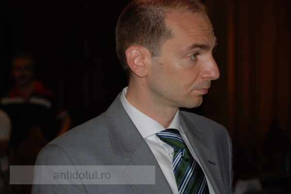 Noul city manager, Aurel Vlaicu, are o problemă cu infochioșcurile