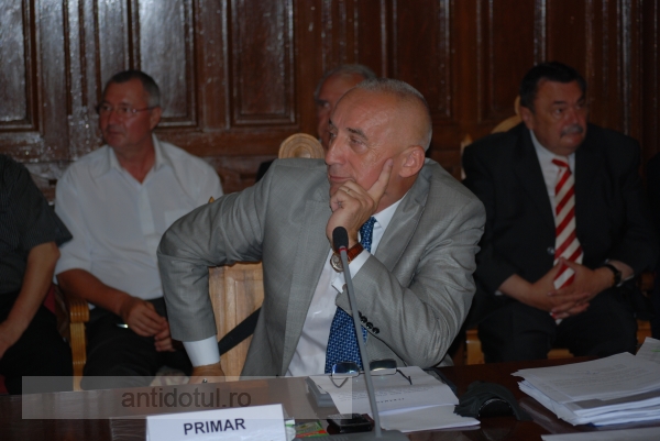 Primarul Marius Stan a făcut plîngere penală în cazul ”Unicom”