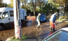 Două conducte s-au spart pe strada Aurel Vlaicu: una de apă și alta cu proști