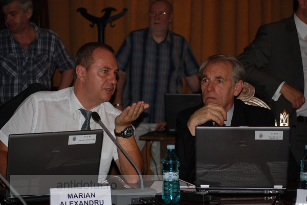 Umilirea pensionarilor a fost pusă la cale de PPDD-iștii Victor Malinovici și Alexandru Marian