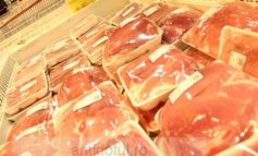 Carne expirată pe rafturile magazinelor gălățene