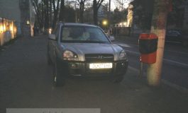 Poză cu mașina lui Mihai Manoliu numai bună de trimis la "parchez ca un bou"