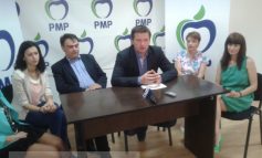 Înconjurat de cadîne, Cristache de la PMP a luat la mișto PNL, PDL și PSD