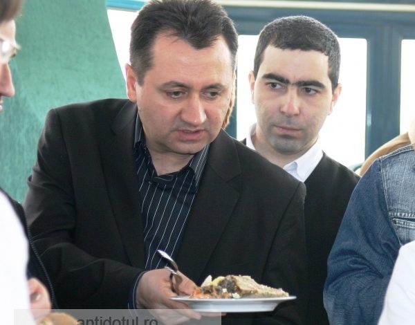 Deputatul Florin Pâslaru a mâncat rahat (turcesc)