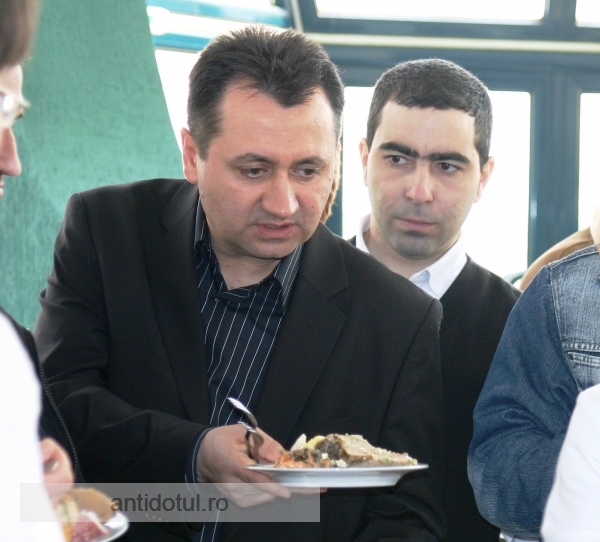 Deputatul Florin Pâslaru a mâncat rahat (turcesc)