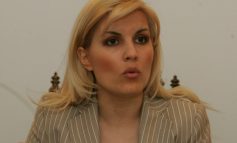 Elena Udrea a încăput pe mîna unor agarici politici, la Galați