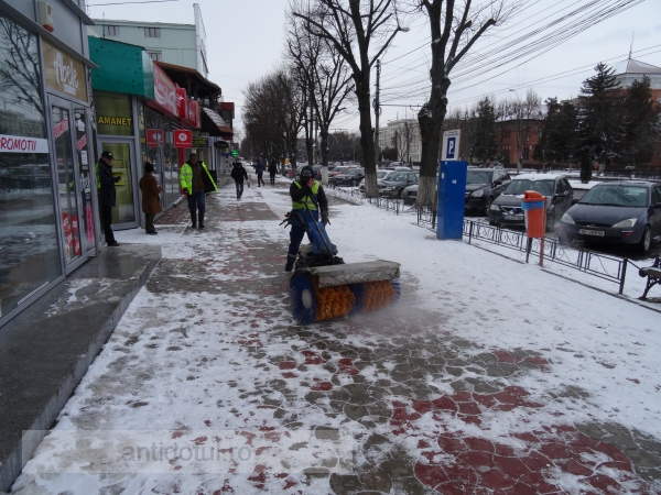 Ecosal curăță zăpada înainte ca ea să apuce să cadă din cer (foto)