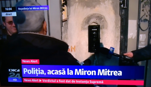 Circ mediatic grețos în fața locuinței condamnatului Miron Mitrea