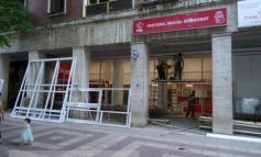 Au spart toate geamurile de la sediul PSD Galați (foto)