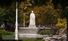 Parcul Eminescu se pregătește de alegeri: se coafează și se fardează