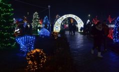 Comuna Peștera are iluminat festiv de 5 stele. Galațiul este tot în beznă (video)