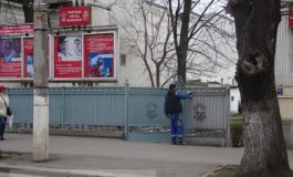 Înainte de alegeri, la PSD Galați a fost vopsit gardu' (foto)