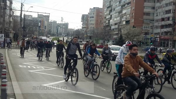 Sătui de dileala autorităților, bicicliștii din Galați au organizat Marea Bicicleală