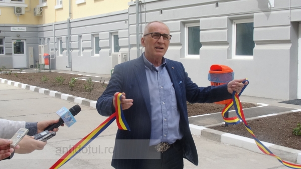 Primarul Stan, la o bălăceală electorală la Baia Comunală (video)